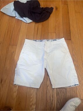 Men's White chino shorts